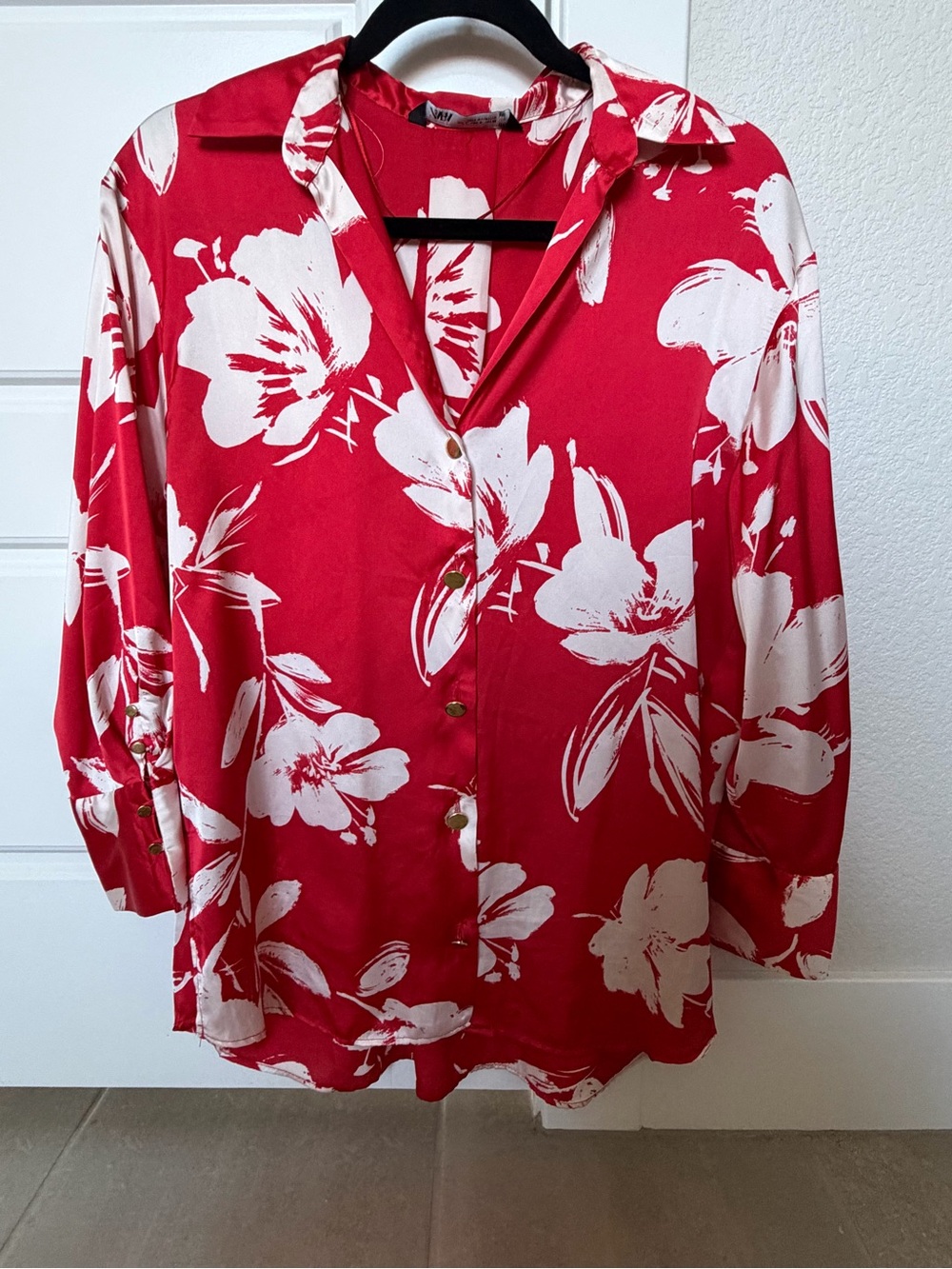 Zara Red and White Floral Button-Down Shirt